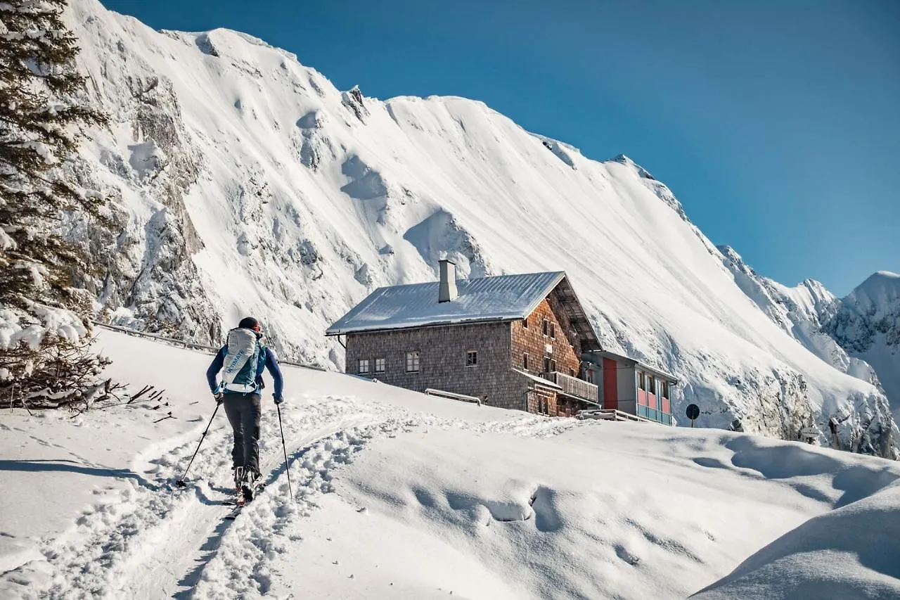 Ferienwohnung Waldblick - Freundlich Eingerichtete Ferienwohnung Berchtesgaden
